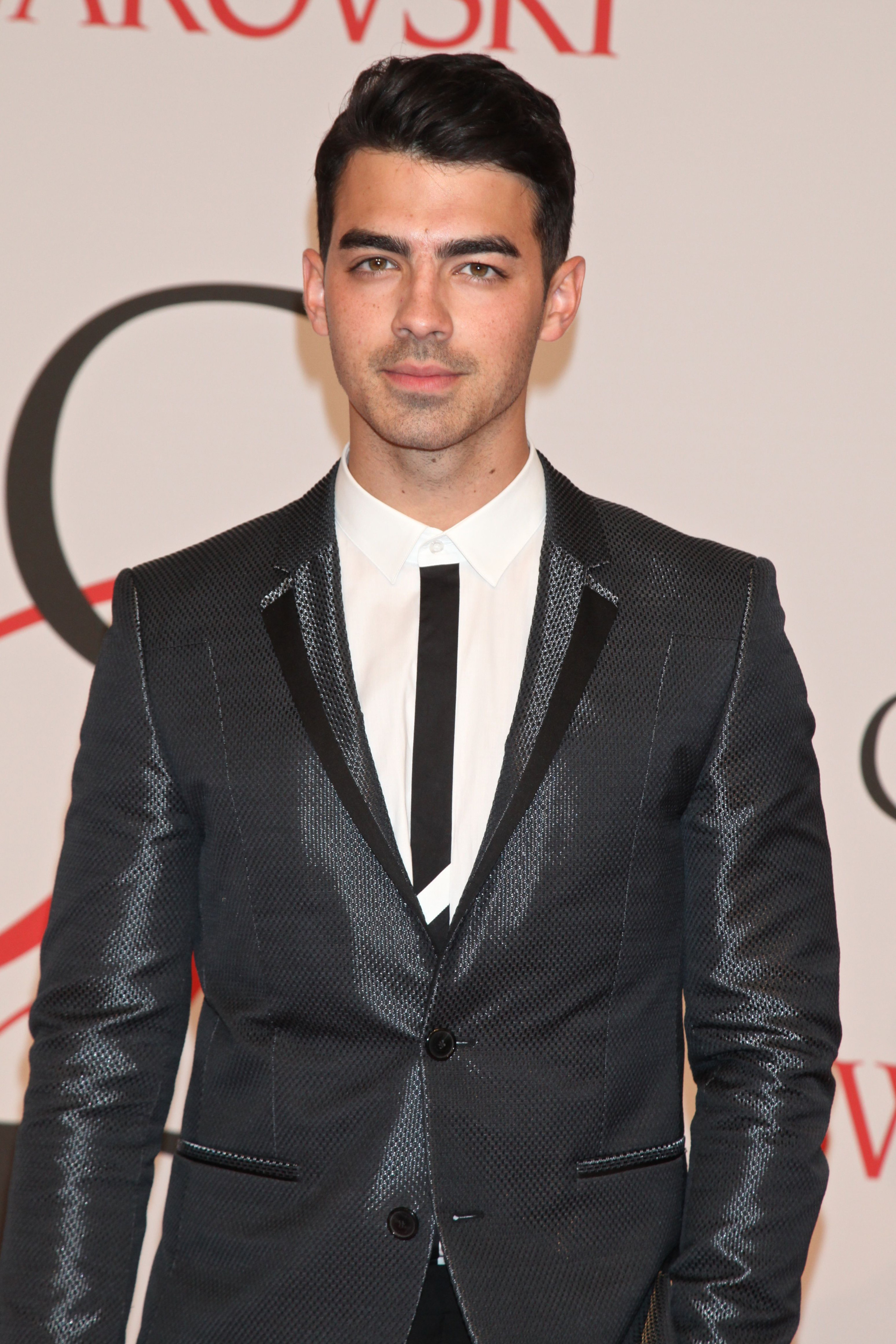 Biệt đội t&igrave;nh cũ của Taylor Swift b&acirc;y giờ thế n&agrave;o: Joe đ&atilde; lấy vợ, Loki v&agrave; người s&oacute;i kh&ocirc;ng g&acirc;y sốc bằng Harry Style - Ảnh 7.