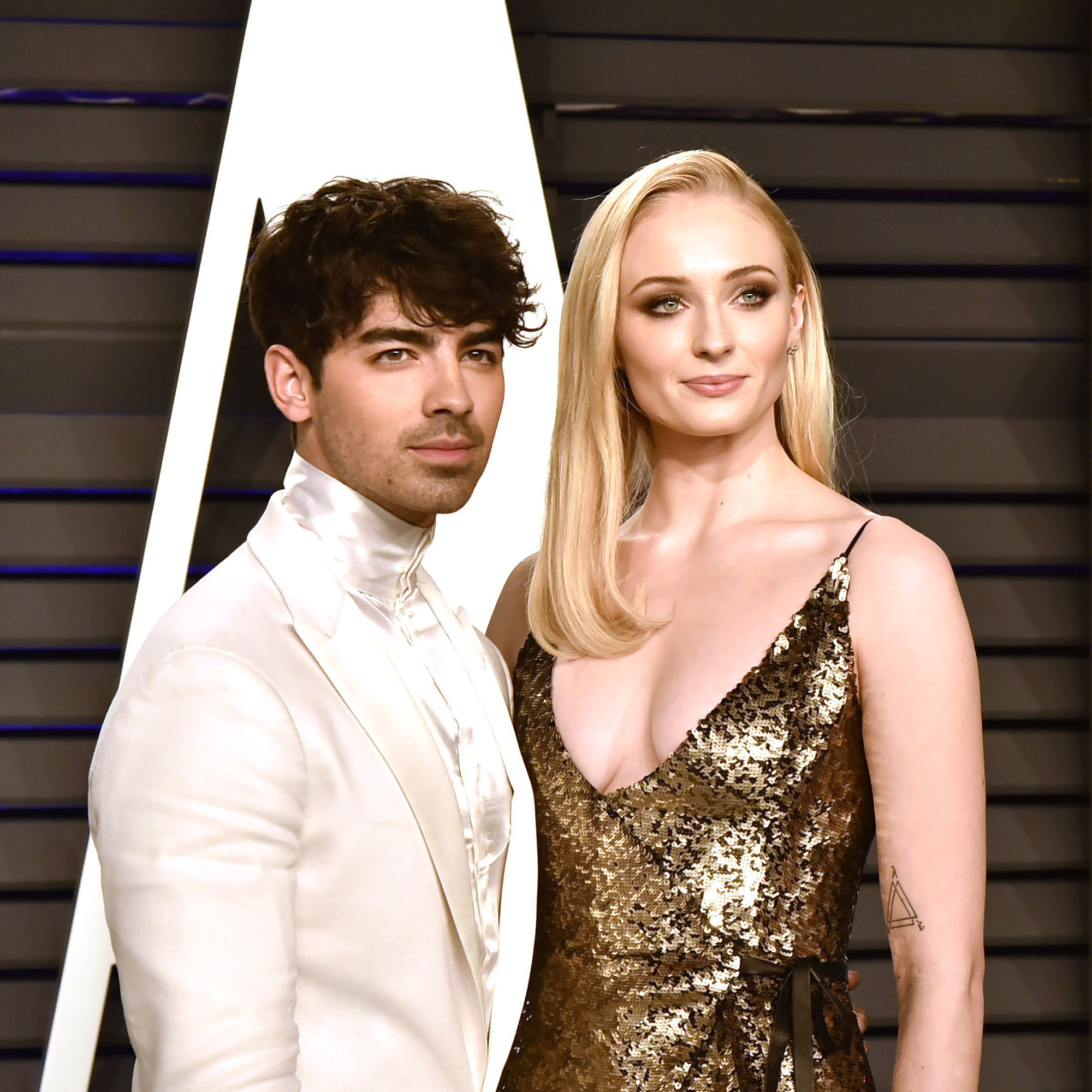 Biệt đội t&igrave;nh cũ của Taylor Swift b&acirc;y giờ thế n&agrave;o: Joe đ&atilde; lấy vợ, Loki v&agrave; người s&oacute;i kh&ocirc;ng g&acirc;y sốc bằng Harry Style - Ảnh 6.