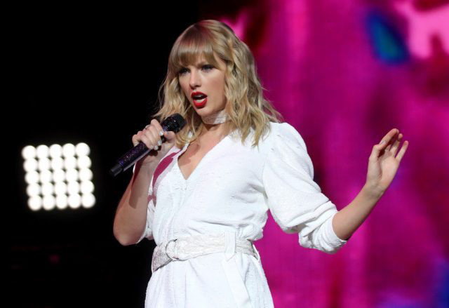 Chị Rắn Taylor Swift: Sáng tác cho lắm rồi quên lời tùm lum, đến hit của mình cũng không nhận ra luôn? - Ảnh 7.