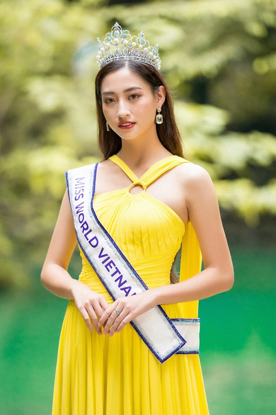 Lương Thuỳ Linh lọt top 12 Miss World 2019, gọi Ngoại thương là trường đào tạo Hoa hậu đỉnh nhất Việt Nam được chưa! - Ảnh 1.