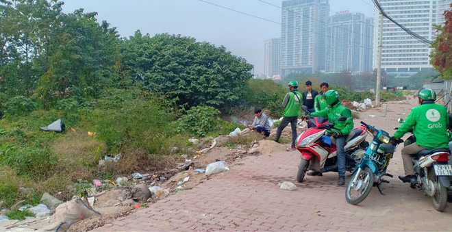 Hà Nội: Người dân bàng hoàng phát hiện thi thể thai nhi trong túi ni lông ở bãi rác - Ảnh 1.