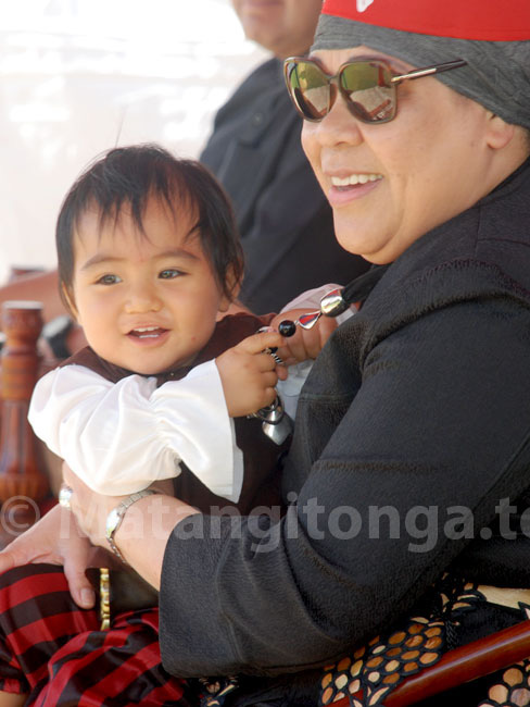 Chân dung tiểu hoàng tử Tonga: Mới sinh ra nắm trong tay vận mệnh của một hoàng gia, càng lớn càng khiến người hâm mộ phát cuồng - Ảnh 3.