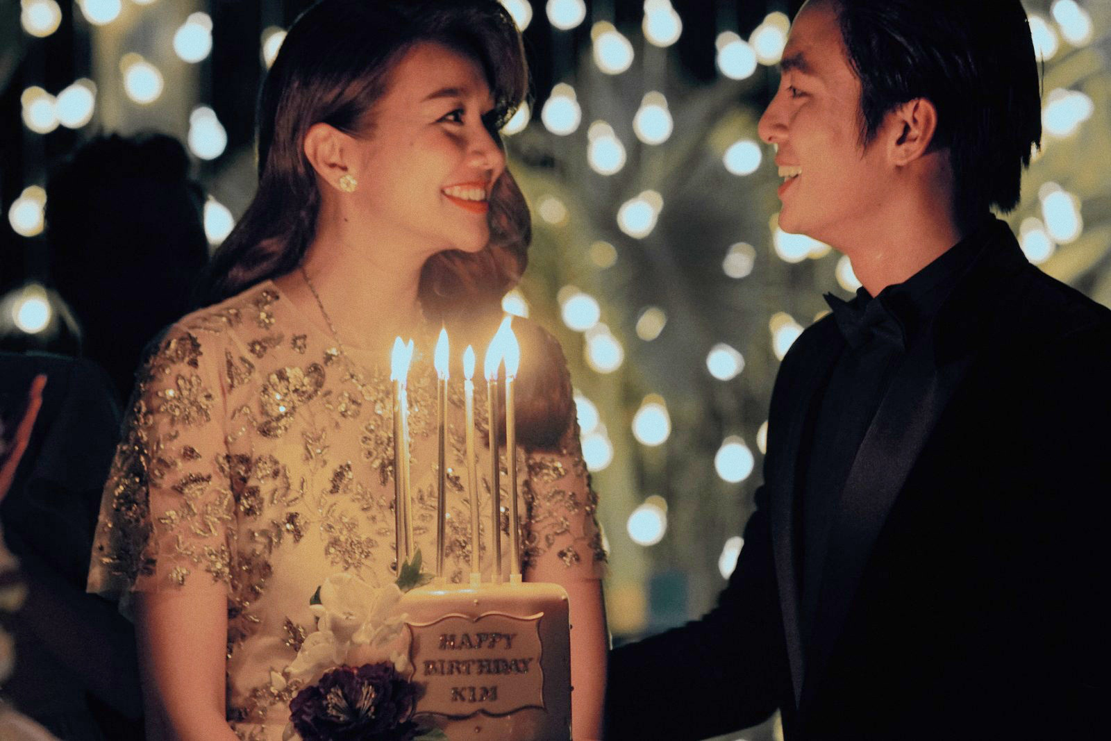 Giải mã ý nghĩa căn phòng đỏ choét và loạt ẩn ý từ màu sắc được cài cắm ở Chị Chị Em Em - Ảnh 15. Giải mã ý nghĩa căn phòng đỏ choét và loạt ẩn ý từ màu sắc được cài cắm ở Chị Chị Em Em - Ảnh 15.