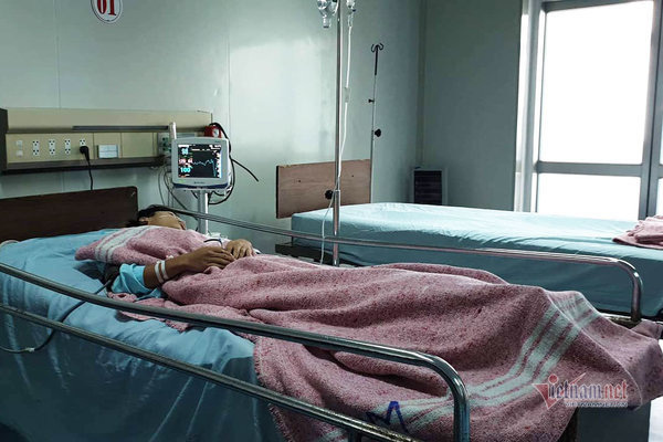 Đ&aacute;nh hội đồng học sinh lớp 9, nam sinh lớp 12 bị đ&acirc;m nguy kịch - Ảnh 2.