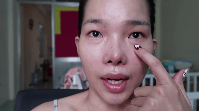 B&ocirc;i kem chống nắng 1/2 khu&ocirc;n mặt trong 30 ng&agrave;y, mẹ bỉm sữa thấy r&otilde; sự ch&ecirc;nh lệch: B&ecirc;n th&igrave; trắng mịn, b&ecirc;n sạm th&acirc;m kh&ocirc;ng đều m&agrave;u - Ảnh 8.
