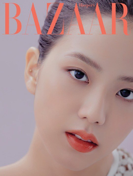 Chỉ với 3 bức ảnh tạp chí, Jisoo (BLACKPINK) chứng minh nhan sắc nữ thần duy nhất được gọi là Hoa hậu Hàn Quốc - Ảnh 2.