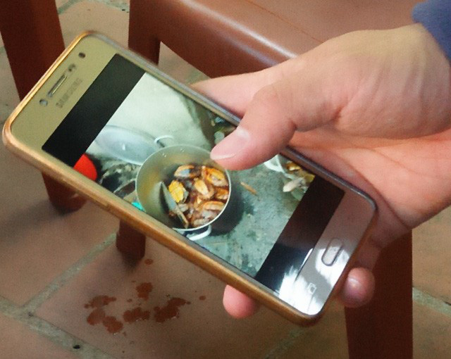 Giật m&igrave;nh chuyện mua b&aacute;n, nấu cao r&ugrave;a quanh Vườn Quốc gia Ba Bể - Ảnh 2.