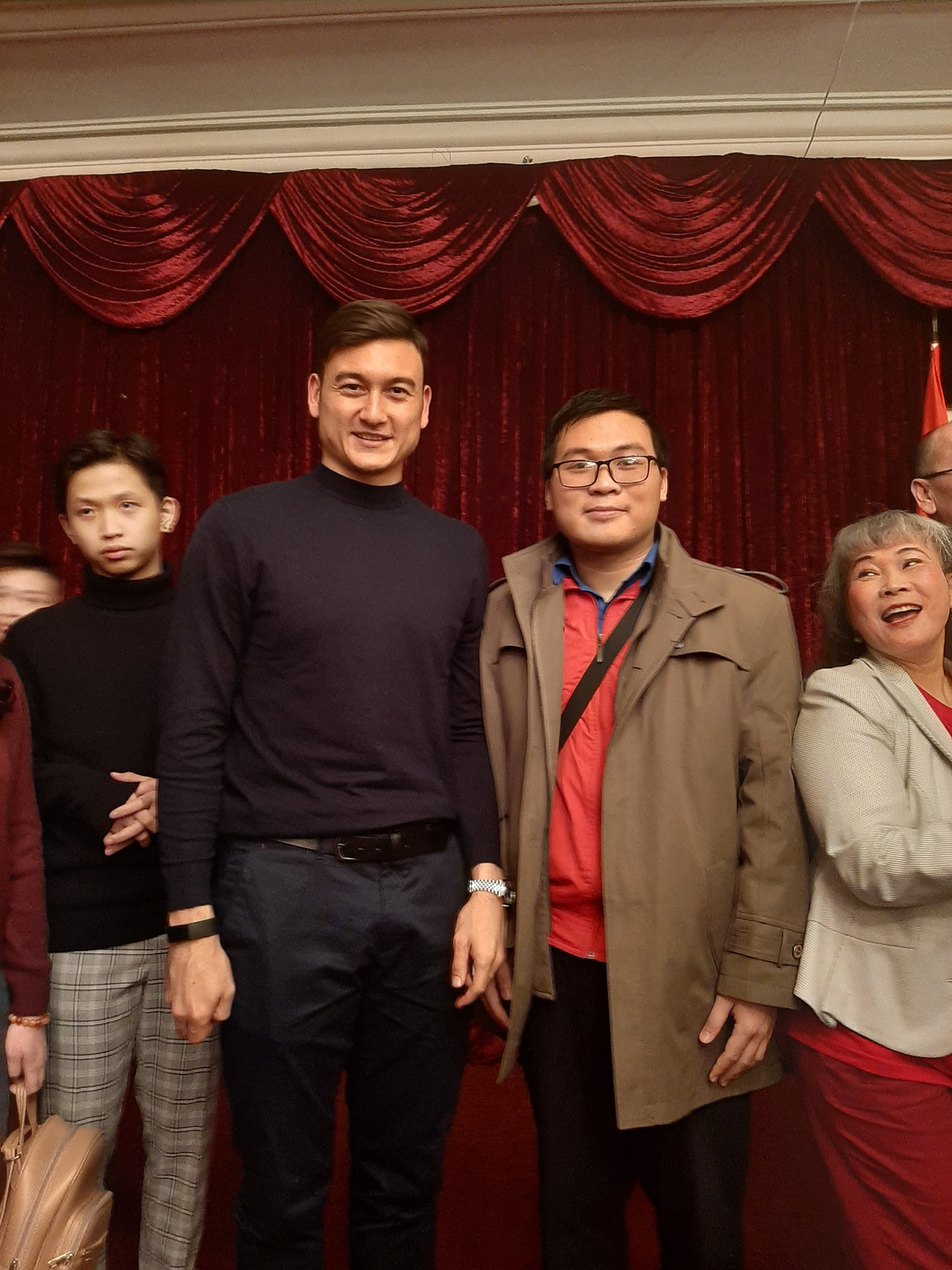 Em g&aacute;i xinh đẹp bị hack Facebook, thủ m&ocirc;n L&acirc;m T&acirc;y b&oacute; tay kh&ocirc;ng gi&uacute;p nổi v&igrave;... bận qu&aacute; - Ảnh 8.