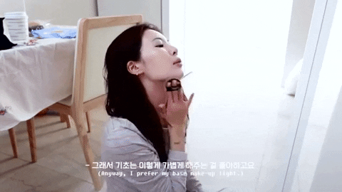 HyunA làm clip hướng dẫn makeup, nhưng điều gây chú ý là thao tác dặm phấn thô bạo lên da - Ảnh 7.