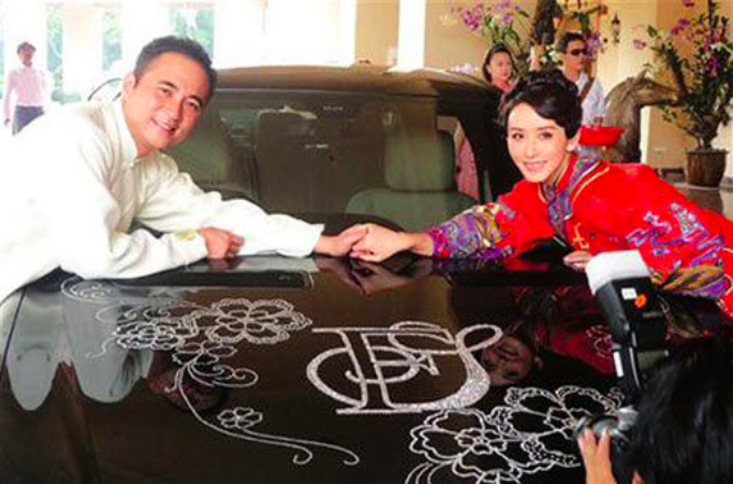 Cuộc sống vương giả của &ldquo;đệ nhất mỹ nh&acirc;n&rdquo; được chồng đại gia tổ chức lễ cưới ngh&igrave;n tỷ - Ảnh 3.