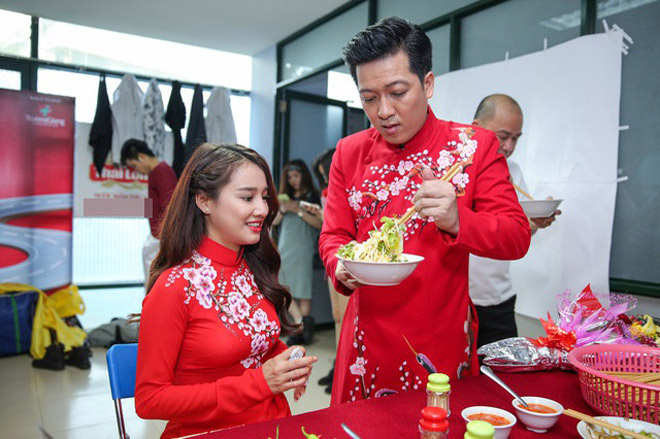 “Couple goal” là như Trường Giang - Nhã Phương: cùng đi ăn cả thế giới, nhưng vợ mãi gầy còn chồng lại… tăng cân vù vù - Ảnh 12.