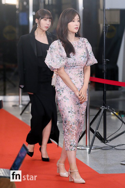 Thảm đỏ KBS Entertainment Awards: Yoo Jae Suk lộ diện hậu bê bối, mỹ nhân Vườn sao băng lấn át Apink và quân đoàn sao - Ảnh 11.