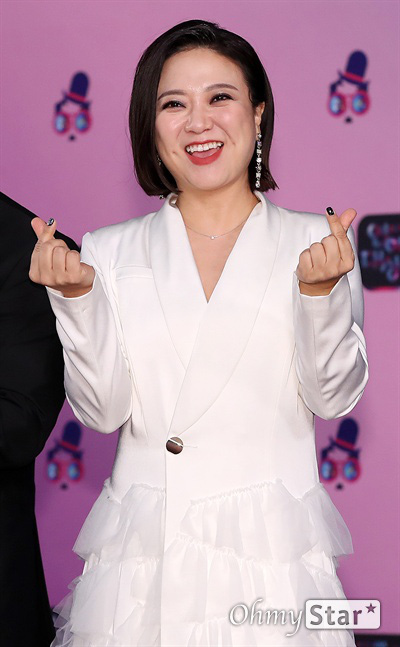 Thảm đỏ KBS Entertainment Awards: Yoo Jae Suk lộ diện hậu bê bối, mỹ nhân Vườn sao băng lấn át Apink và quân đoàn sao - Ảnh 26.