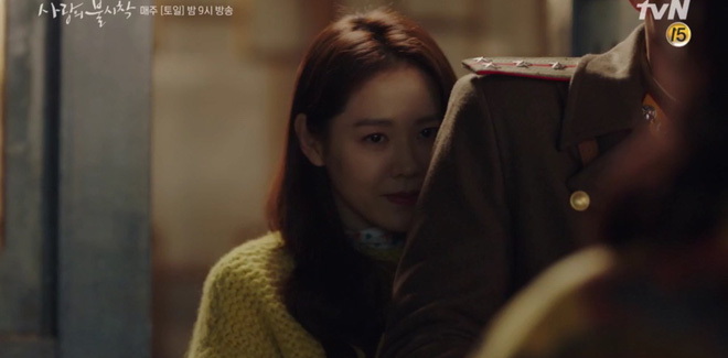 Học mánh thoát nguy từ phim Hàn Quốc, Hyun Bin hôn tài phiệt Son Ye Jin cực ngọt ở tập 3 Tình Yêu Hạ Cánh - Ảnh 3.