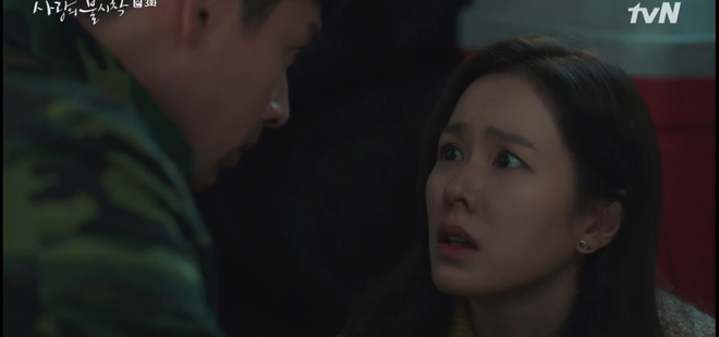 Học mánh thoát nguy từ phim Hàn Quốc, Hyun Bin hôn tài phiệt Son Ye Jin cực ngọt ở tập 3 Tình Yêu Hạ Cánh - Ảnh 12.
