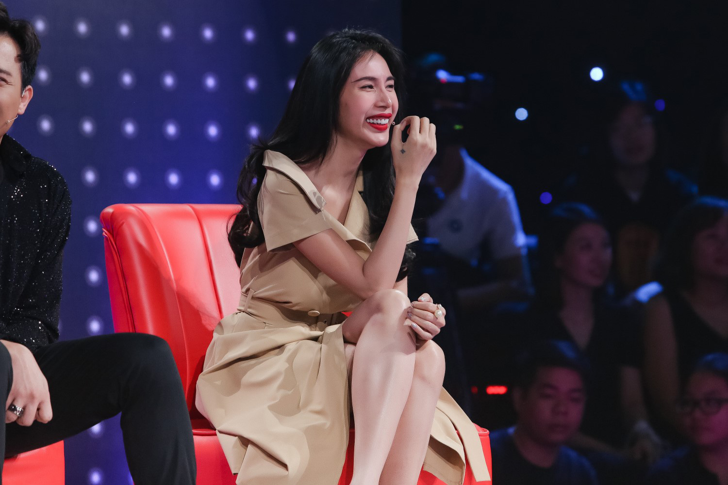 Giọng ải giọng ai: Denis Đặng khoe giọng hát khiến Trấn Thành câm nín - Ảnh 7. Giọng ải giọng ai: Denis Đặng khoe giọng hát khiến Trấn Thành câm nín - Ảnh 7.