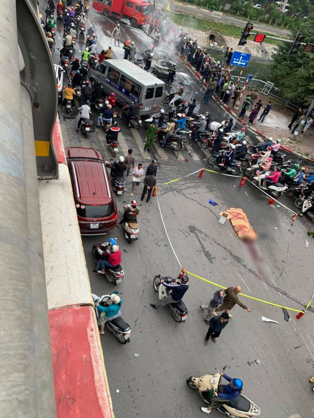 Nhìn lại những vụ TNGT kinh hoàng năm 2019: Nữ lao công chết thảm trên đường Láng Hạ, 15 người thương vong trên đường viếng nghĩa trang - Ảnh 35.