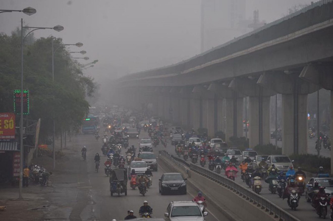Hà Nội kêu gọi người dân giám sát hành vi gây ô nhiễm không khí - Ảnh 1.