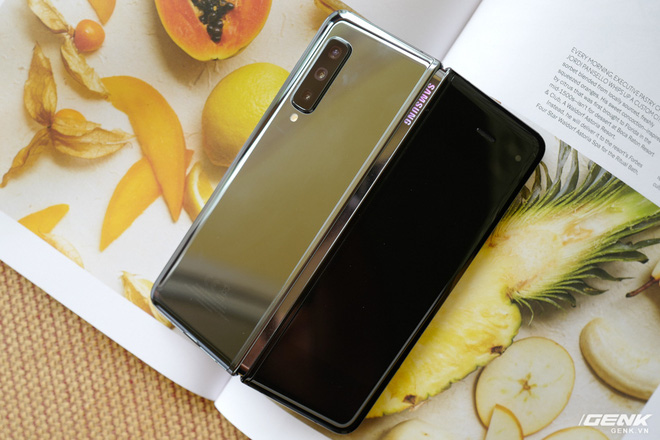 Đ&aacute;nh gi&aacute; chi tiết camera Galaxy Fold: M&agrave;n h&igrave;nh gập c&oacute; thể gi&uacute;p bạn chụp ảnh đẹp hơn - Ảnh 1.
