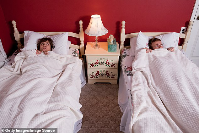 Bí kíp giữ gìn hạnh phúc của các cặp đôi? Đó là ngủ mỗi người một giường - điều đã được khoa học chứng minh - Ảnh 1.