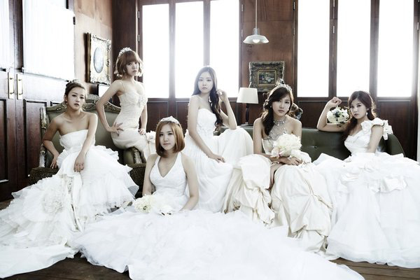 Nhan sắc dàn mỹ nhân Kpop khi diện váy cưới cô dâu: Nữ thần Irene - Yoona mê hoặc, 2 girlgroup sexy lột xác ngoạn mục - Ảnh 11.
