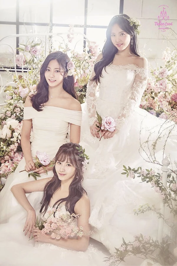 Nhan sắc dàn mỹ nhân Kpop khi diện váy cưới cô dâu: Nữ thần Irene - Yoona mê hoặc, 2 girlgroup sexy lột xác ngoạn mục - Ảnh 24.