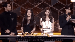 Fan đang chiến nhau cũng phải lụi tim với mối t&igrave;nh ngọt ng&agrave;o của Chanyeol v&agrave; Jin, biến Irene, Dahyun th&agrave;nh nữ phụ mờ nhạt! - Ảnh 2.
