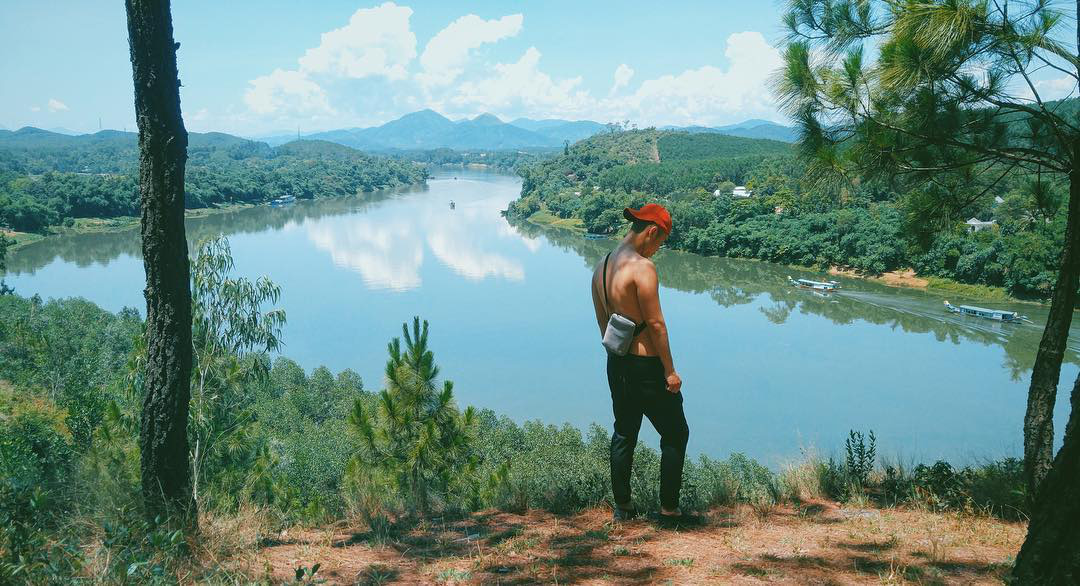 2 ngọn đồi đẹp nhất xứ Huế nơi diễn ra loạt cảnh quay lãng mạn trong “Mắt Biếc”, hoá ra lâu nay chúng ta đều nhầm lẫn - Ảnh 19. 2 ngọn đồi đẹp nhất xứ Huế nơi diễn ra loạt cảnh quay lãng mạn trong “Mắt Biếc”, hoá ra lâu nay chúng ta đều nhầm lẫn - Ảnh 19.