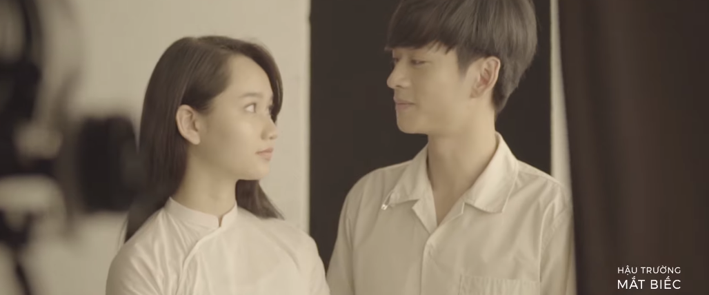 Victor Vũ bật m&iacute; c&aacute;ch đậu vai Mắt Biếc: Thầy Ngạn biết x&agrave;i chi&ecirc;u đẩy cảm x&uacute;c, H&agrave; Lan phải thật bản năng - Ảnh 3.