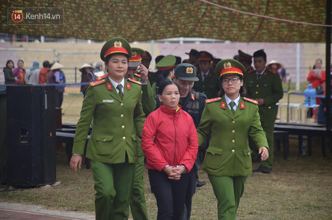 Chị g&aacute;i nữ sinh giao g&agrave; bật kh&oacute;c: 9 kẻ s&aacute;t hại em g&aacute;i t&ocirc;i đ&atilde; phải chịu sự trừng trị th&iacute;ch đ&aacute;ng, linh hồn em cũng được an ủi phần n&agrave;o - Ảnh 2.
