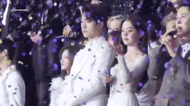 Ná»¯ Tháº§n Irene Loay Hoay Chá»‰nh Vay TrÆ°á»›c Camera Jinyoung Khiáº¿n Bao Trai Tim Loáº¡n Nhá»‹p Vi Báº£o Vá»‡ NgÆ°á»i Ä'áº¹p Cá»±c Tinh Táº¿