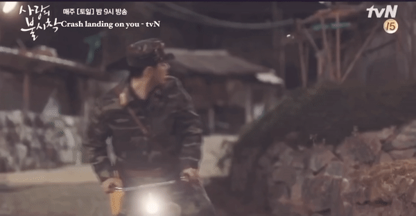 So&aacute;i ca Triều Ti&ecirc;n Hyun Bin cưa g&aacute;i y hệt thầy Ngạn, đ&acirc;y l&agrave; điềm b&aacute;o xấu cho c&aacute;i kết của Crash Landing on You? - Ảnh 4.