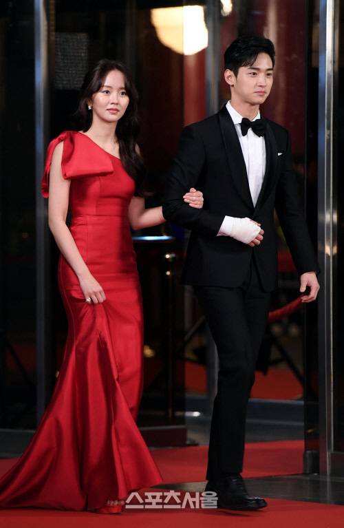 Thảm đỏ KBS Drama Awards 2019: Nana dẫn đầu quân đoàn mỹ nhân sexy bức thở, Kim So Hyun, Siwon và dàn sao đổ bộ - Ảnh 3.