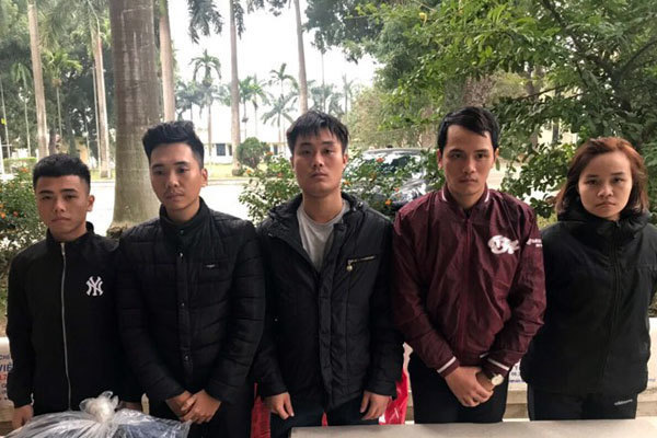 Chân tướng 5 nghi can dùng chiêu mới hốt tiền tỷ của ngân hàng - Ảnh 1. Chân tướng 5 nghi can dùng chiêu mới hốt tiền tỷ của ngân hàng - Ảnh 1.