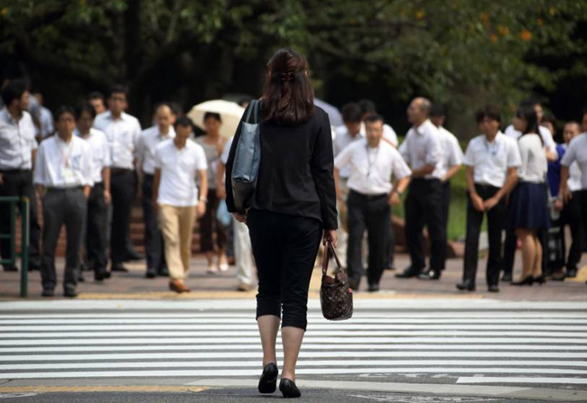 Vì sao người lao động tại Singapore, Tokyo và Kuala Lumpur làm việc như không nghỉ - Ảnh 1.