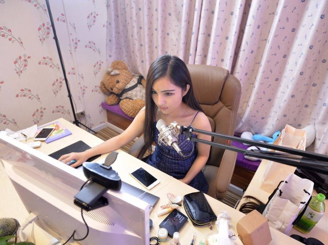 Đắng lòng chàng trai donate hơn 3,5 tỷ cho “nữ streamer, nhận cú lừa không thể ngoạn mục hơn - Ảnh 1.