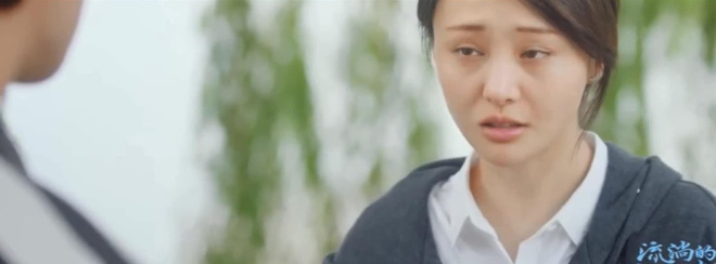 6 màn diễn xuất thảm họa của showbiz Hoa Ngữ 2019: Ngô Cẩn Ngôn khóc như đau đẻ, nụ hôn đồ ăn gây sốc vì mất vệ sinh - Ảnh 1.