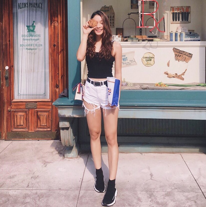Bạn g&aacute;i xinh đẹp của hot boy quần vợt L&yacute; Ho&agrave;ng Nam: Cao 1m72, thần th&aacute;i kh&ocirc;ng ch&ecirc; v&agrave;o đ&acirc;u được - Ảnh 4.