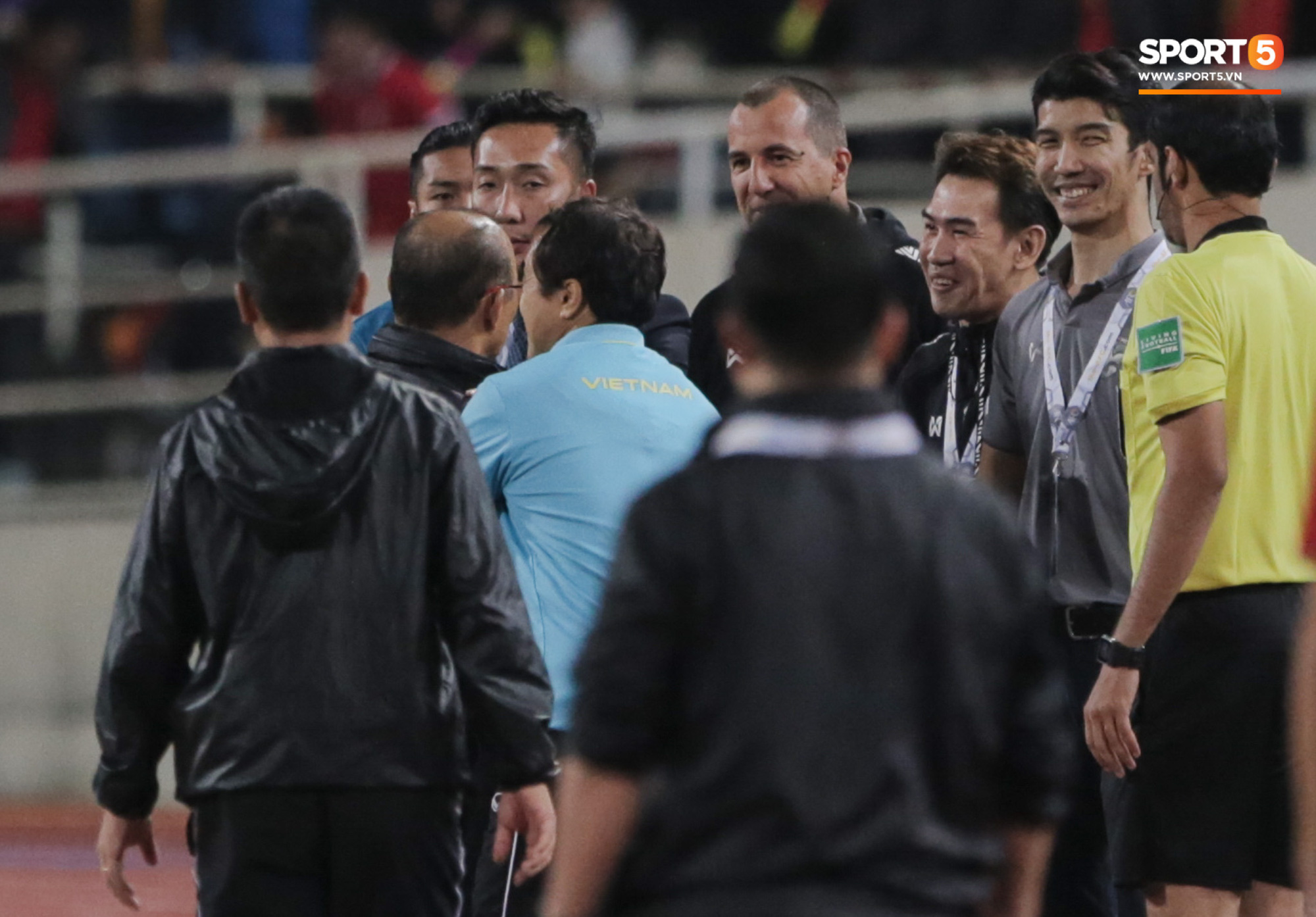Màn cà khịa của ông Todic khiến HLV Park Hang-seo nổi giận. Ảnh: Sport5.