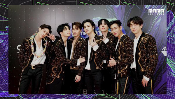 GOT7 tại MAMA 2019: Nghịch ngợm khiến BTC tịch thu cái bàn, bị đối xử bất công và 1 thành viên đá xéo lễ trao giải ngay cuối chương trình - Ảnh 1.