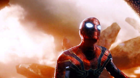 Tom Holland rượu vào lời ra, cả gan van xin chủ tịch Disney cứu Spider-Man được ở lại MCU - Ảnh 6.