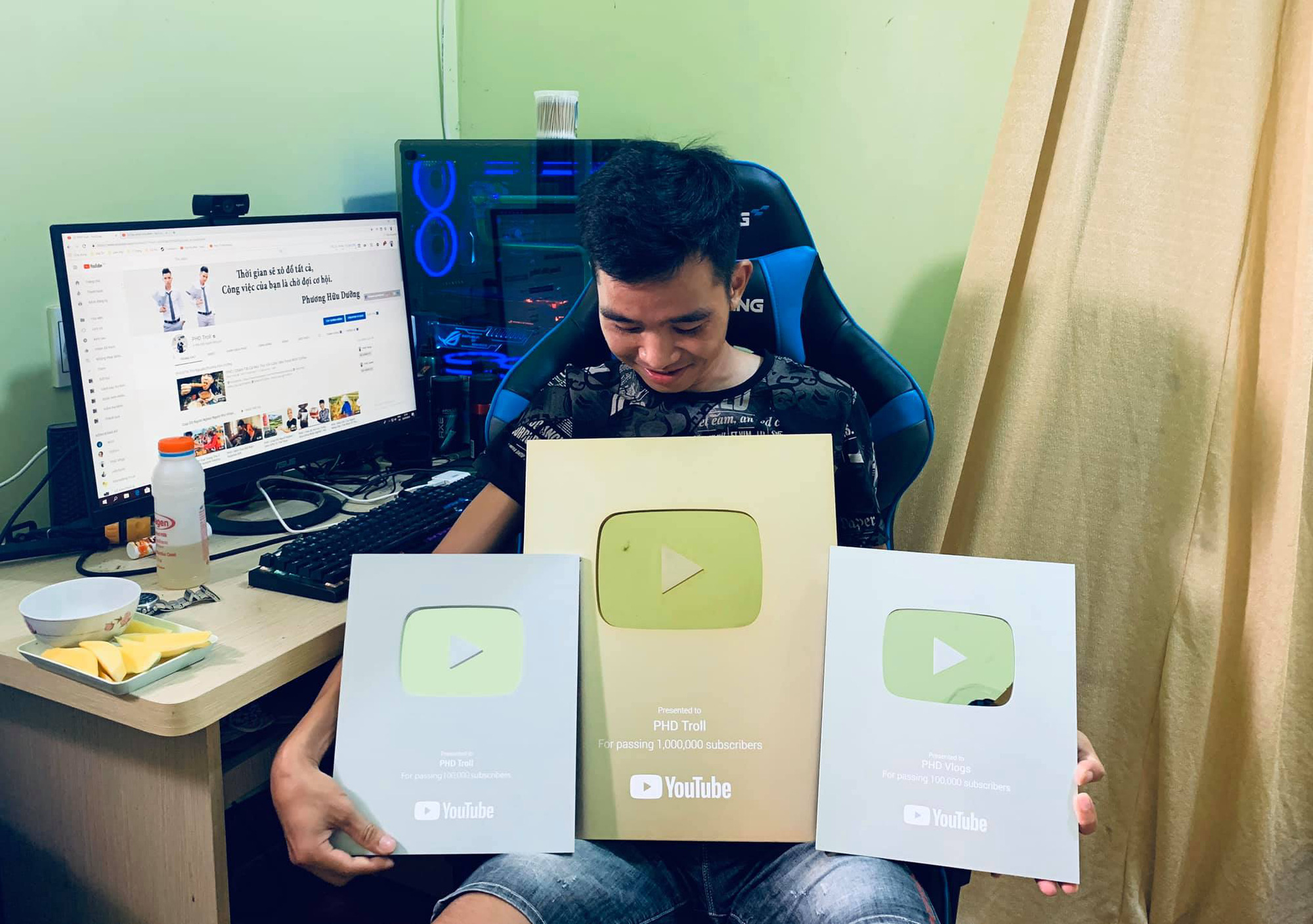 Video ăn cua v&agrave; t&ocirc;m Alaska đạt hơn 22 triệu lượt xem của YouTuber Phương Hữu Dưỡng lọt top 10 video nổi bật nhất tr&ecirc;n Youtube Việt Nam năm 2019 - Ảnh 3.