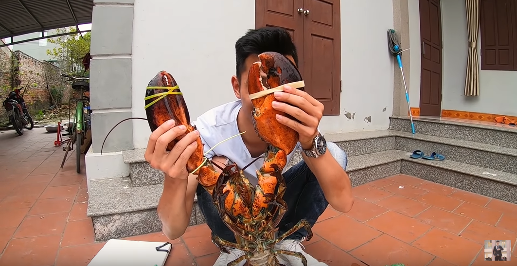 Video ăn cua v&agrave; t&ocirc;m Alaska đạt hơn 22 triệu lượt xem của YouTuber Phương Hữu Dưỡng lọt top 10 video nổi bật nhất tr&ecirc;n Youtube Việt Nam năm 2019 - Ảnh 5.