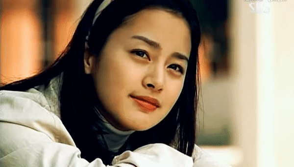 7749 khoảnh khắc đẹp như mộng của “bà mẹ bỉm sữa” Kim Tae Hee khiến mọt phim chép miệng ghen tị - Ảnh 2.