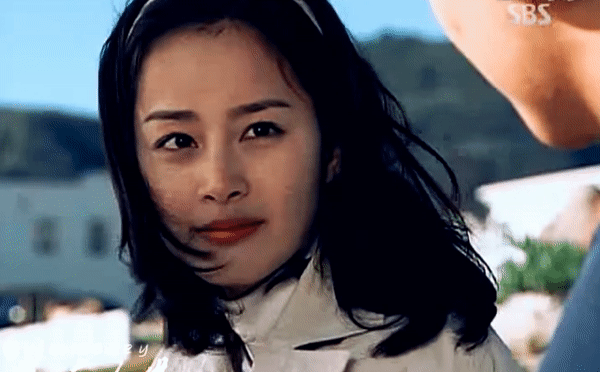 7749 khoảnh khắc đẹp như mộng của “bà mẹ bỉm sữa” Kim Tae Hee khiến mọt phim chép miệng ghen tị - Ảnh 3.