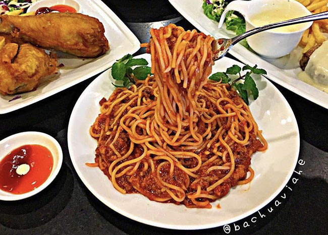 Hết nguyên liệu, cửa hàng vẫn “ráng” bán suất mì spaghetti với… nước mắm và thịt luộc khiến dân tình choáng váng: Cố đấm ăn xôi vừa! - Ảnh 4.