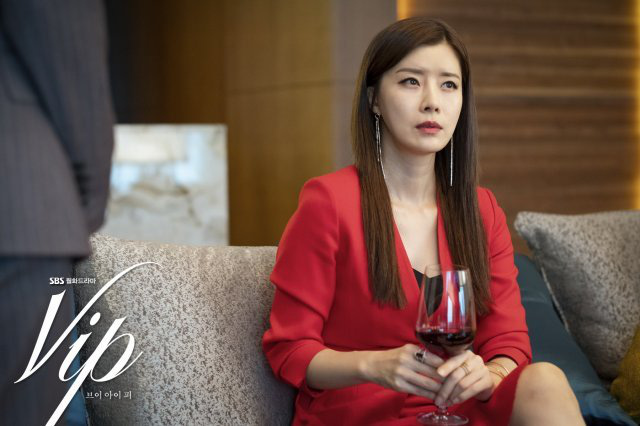 Review Vị Khách Vip: Kì án ngoại tình hấp dẫn nhất màn ảnh Hàn, tóm được tiểu tam lại thấp thỏm chờ Jang Nara trả thù - Ảnh 8.