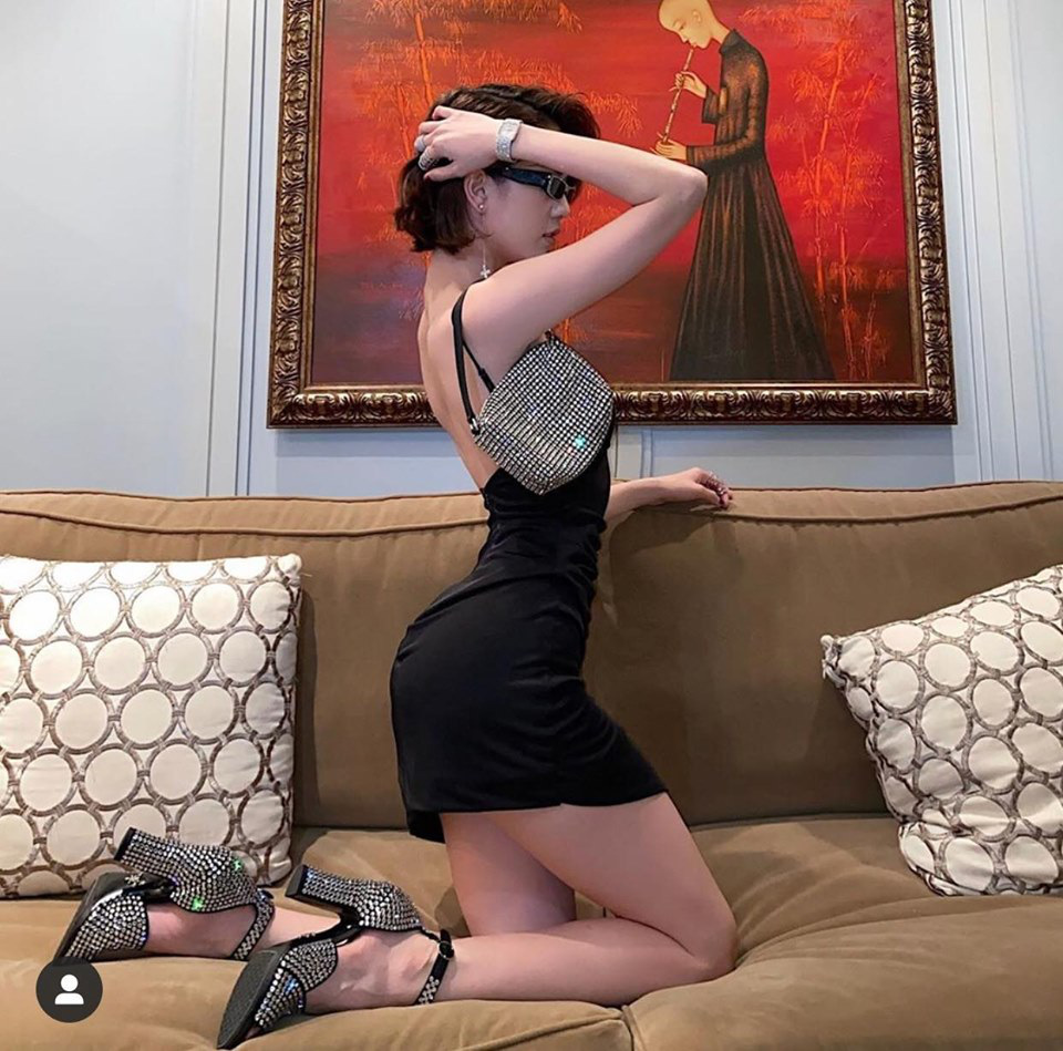 Sỡ hữu vòng eo 56cm vẫn chưa hài lòng, Ngọc Trinh hé lộ số đo hiện tại: Body chuẩn vậy rồi ai đọ lại chị đây? - Ảnh 4. Sỡ hữu vòng eo 56cm vẫn chưa hài lòng, Ngọc Trinh hé lộ số đo hiện tại: Body chuẩn vậy rồi ai đọ lại chị đây? - Ảnh 4.