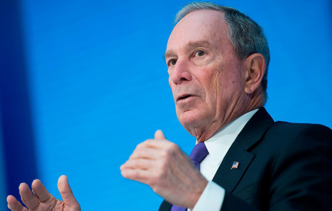 Tỷ phú Michael Bloomberg giàu gấp 17 lần Donald Trump tiết lộ bí quyết thành công: Hãy biết bỏ việc nói từ Tôi và thay bằng từ Chúng tôi - Ảnh 1.