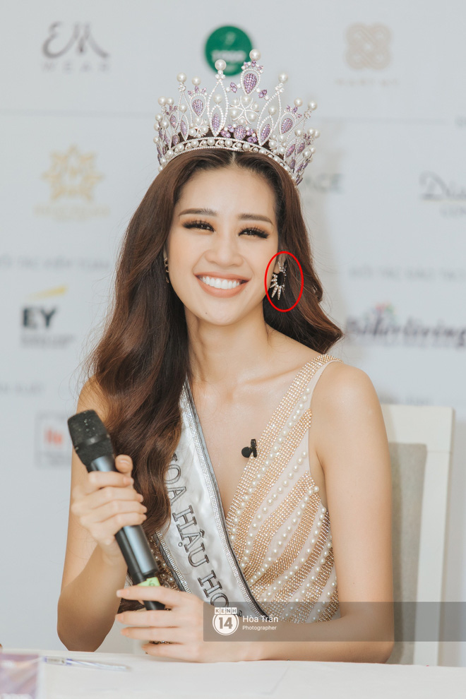 Đăng quang cách nhau 1 ngày nhưng Miss Universe 2019 và Hoa hậu Khánh Vân lại có điểm trùng hợp đến ngỡ ngàng - Ảnh 2.
